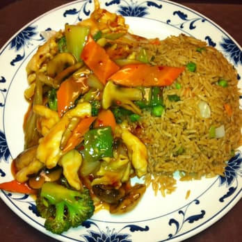Grape Garden - Szechuan Chicken w. Fried Rice - Chinese Near Me - Pensacola, Florida Grape Garden - Szechuan Chicken w. Fried Rice - Chinese Near Me - Pensacola, Florida
