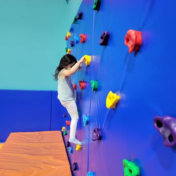 Ball Factory Mount Prospect - Climbing wall - Indoor Playcenter Near Me - Mount Prospect, Illinois