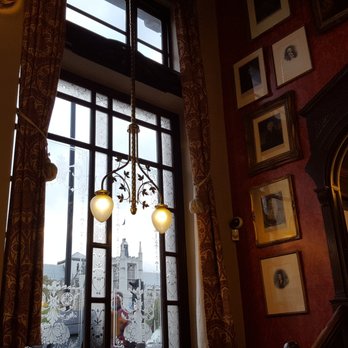 St Stephen's Tavern - Interior - Fish & Chips Near Me - London, XGL St Stephen's Tavern - Interior - Fish & Chips Near Me - London, XGL