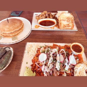 Madres Brunch - Breakfast & Brunch Near Me - Bellflower, California