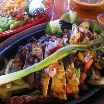Salsa & Beer - Steak and chicken fajitas - Mexican Near Me - Van Nuys, California Salsa & Beer - Steak and chicken fajitas - Mexican Near Me - Van Nuys, California