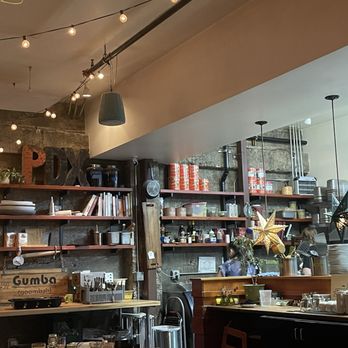 Gumba - Cozy homey open to the kitchen - Italian Near Me - Portland, Oregon Gumba - Cozy homey open to the kitchen - Italian Near Me - Portland, Oregon