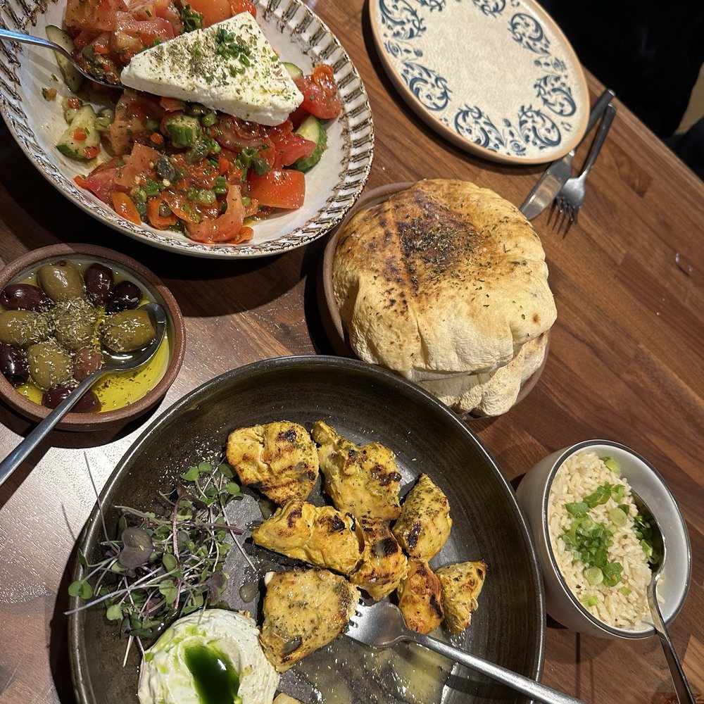 Yasemi, A Modern Mediterranean Restaurant - Chicken Kebab Pita Heirloom Tomato salad - Mediterranean Near Me - Chicago, Illinois Yasemi, A Modern Mediterranean Restaurant - Chicken Kebab Pita Heirloom Tomato salad - Mediterranean Near Me - Chicago, Illinois