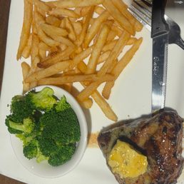 Steak with fry's and broccoli Steak with fry's and broccoli