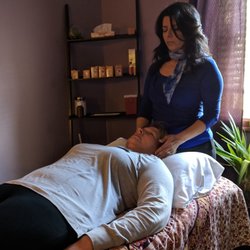 Emerging Vibrant Woman - Reiki master healing