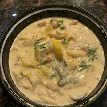 Puccini's Pizza Pasta-Greenbriar - Rosemary Cream Chicken Pasta - Pizza Near Me - Indianapolis, Indiana