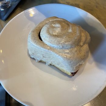 Full Belly - Brown Butter Cinnamon Roll! - Breakfast & Brunch Near Me - San Antonio, Texas