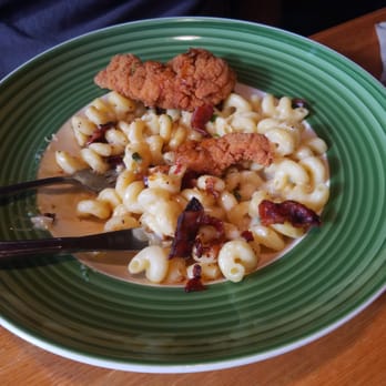 Applebee's Grill + Bar - The Mac n Cheese-- husband said it is amazing! - American Near Me - Tukwila, Washington