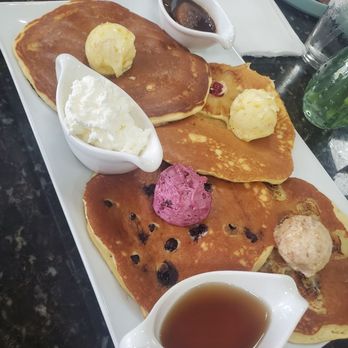 Tata's Cafe - Pancake smapler - Breakfast & Brunch Near Me - Hawthorne, California Tata's Cafe - Pancake smapler - Breakfast & Brunch Near Me - Hawthorne, California