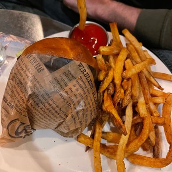 Uptown Grill - Burger and House-Cut French Fries - Cocktail Bars Near Me - Olympia, Washington