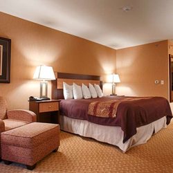 Crandon Inn & Suites - King Suite