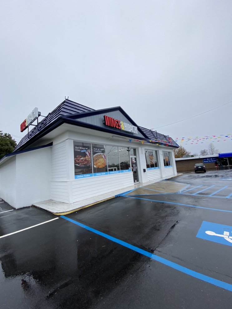 Food from Wow Wings & Hibachi