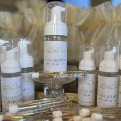 The Lash Diva - The Lash Diva eyelash shampoo will keep you lash extensions clean and lovely