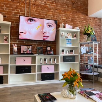LaserAway - Waiting area - Tattoo Removal Near Me - Burlingame, California LaserAway - Waiting area - Tattoo Removal Near Me - Burlingame, California