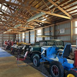 South Dakota Tractor Museum - Cars and tractors