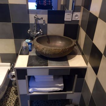 Hôtel du Continent - The sink was pretty cool. It was a big hollowed stone - Hotels Near Me - Paris, 75 Hôtel du Continent - The sink was pretty cool. It was a big hollowed stone - Hotels Near Me - Paris, 75