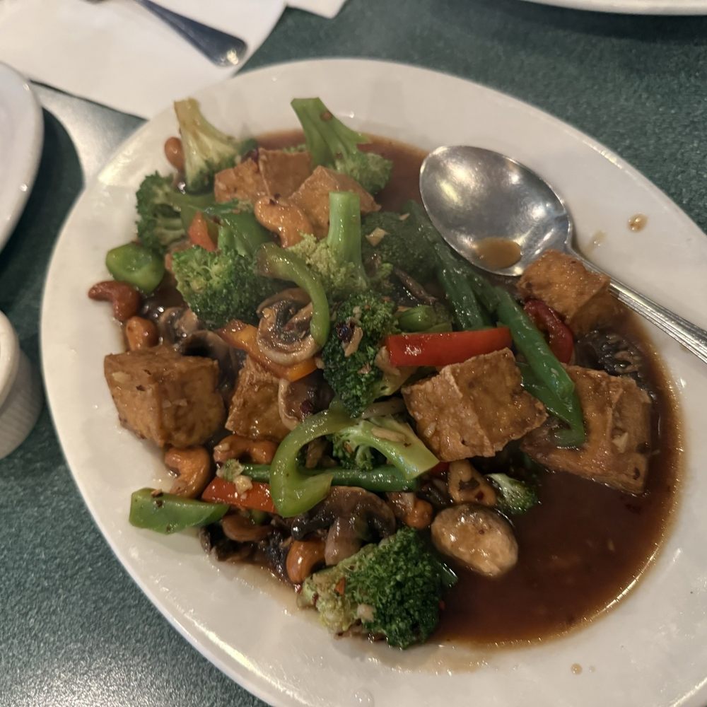 Sawadee Thai Cuisine - Cashew tofu (vegetarian menu) - Thai Near Me - Sequim, Washington Sawadee Thai Cuisine - Cashew tofu (vegetarian menu) - Thai Near Me - Sequim, Washington