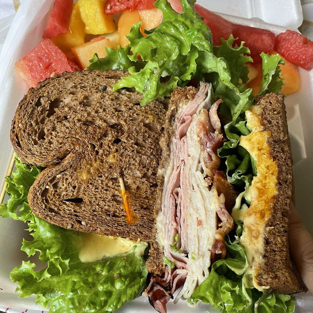 Vida Juice - It's missing the tomato but this BLT was delicious - Desserts Near Me - Long Beach, California Vida Juice - It's missing the tomato but this BLT was delicious - Desserts Near Me - Long Beach, California