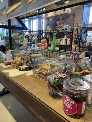 DOGGIEVILLE MTL by null