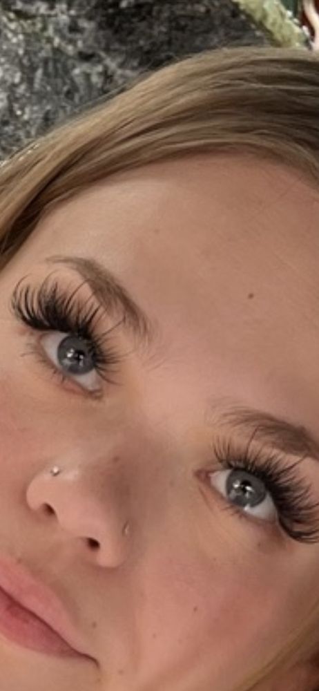 Lashed By Peachy Logo