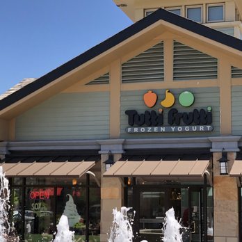 Tutti Frutti Frozen Yogurt - the front of the store - Ice Cream & Frozen Yogurt Near Me - Aurora, Colorado