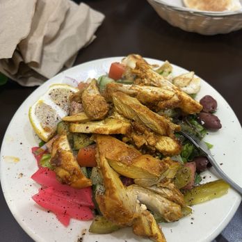 Babylon Restaurant - Fattoush Salad with chicken - Middle Eastern Near Me - Rochester, New York Babylon Restaurant - Fattoush Salad with chicken - Middle Eastern Near Me - Rochester, New York