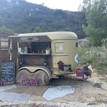 San Diego mobile bar - Our horse trailer bar - Caterers Near Me San Diego mobile bar - Our horse trailer bar - Caterers Near Me