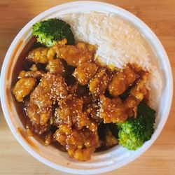 Golden China - Sesame Chicken Lunch Combo