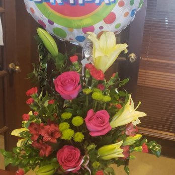 Brown's Florist - Beautiful birthday flowers that lasted 2 full weeks. - Florists Near Me - Hendersonville, Tennessee Brown's Florist - Beautiful birthday flowers that lasted 2 full weeks. - Florists Near Me - Hendersonville, Tennessee