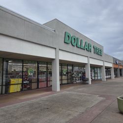 Dollar Tree - Exterior
