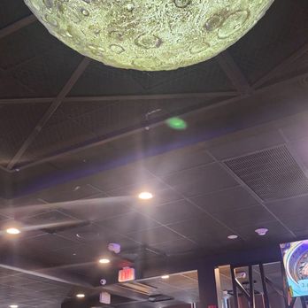 Hungry Pot - The Ambiance of the Moon on the ceiling - Seafood Near Me - Danbury, Connecticut Hungry Pot - The Ambiance of the Moon on the ceiling - Seafood Near Me - Danbury, Connecticut