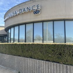 Tulsa Dance Company - Outside
