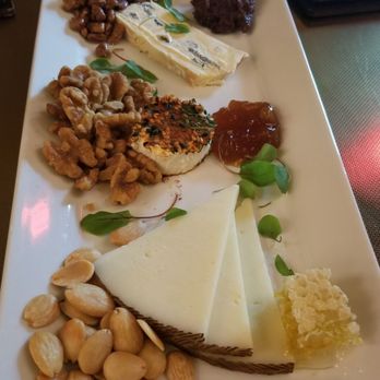 Bourbon N' Bubbles - Bars Near Me - Charleston, South Carolina