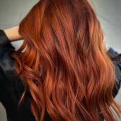 La Dama Salon