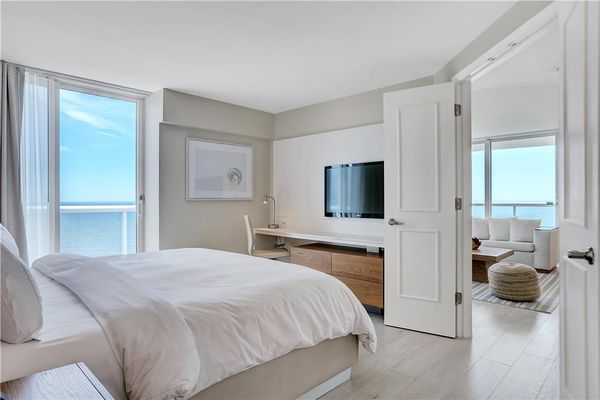 Beach House Fort Lauderdale, a Hilton Resort by null