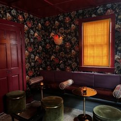 Roseline - Back room