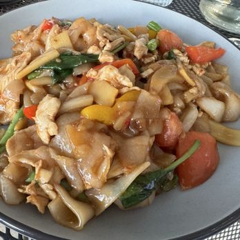 Maple Pine Breakfast & Thai Kitchen - Drunken Noodle - Breakfast & Brunch Near Me - Charlottesville, Virginia Maple Pine Breakfast & Thai Kitchen - Drunken Noodle - Breakfast & Brunch Near Me - Charlottesville, Virginia