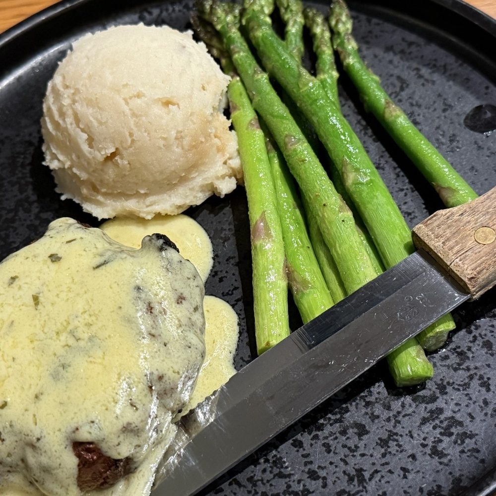 SamB's Restaurant - Expertly prepared steak with middle-of-the-road potatoes. - American Near Me - Bowling Green, Ohio SamB's Restaurant - Expertly prepared steak with middle-of-the-road potatoes. - American Near Me - Bowling Green, Ohio