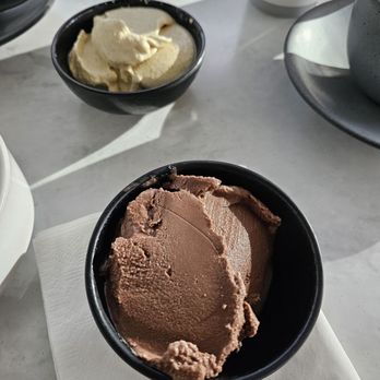 The Centurion Lounge - Gelato - Airport Lounges Near Me - Seattle, Washington