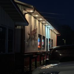 Lucky's Bar-B-Q - Outside of the restaurant looks professional and amazing.