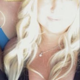 Jenni styled my hair in this pic, looked great! Jenni styled my hair in this pic, looked great!