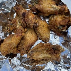 Good Guys Deli and Gril - Lemon pepper wings