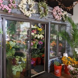 Hutchinson's Floral Artistry - Hutchinson's Flowers in Vero and so many choices