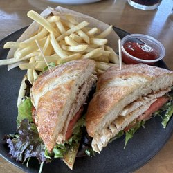 Lodi Airport Cafe - Pesto chicken sandwich