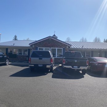 Elmer's Restaurant - Outside - Breakfast & Brunch Near Me - Medford, Oregon