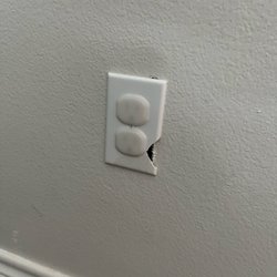 Life in Paradise Vacation Rentals - Exposed electrical outlet