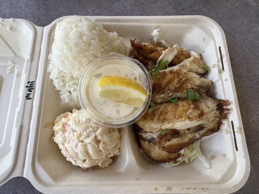 Manae Goods & Grindz by null