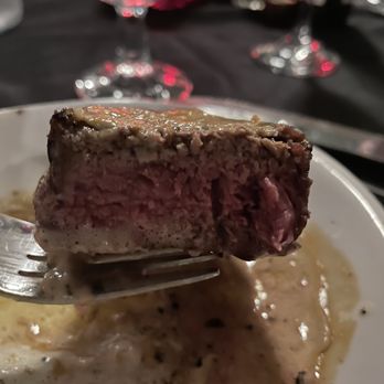 Hi-Lo Club - Medium Rare Filet - American Near Me - Lakefield, Minnesota