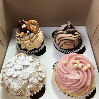 Flour & Sugar Cakery - Cupcakes Near Me - Seven Fields, Pennsylvania