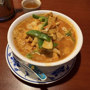 Phnom Penh - Spicy Curry Soup with Tofu - Thai Near Me - Cleveland, Ohio